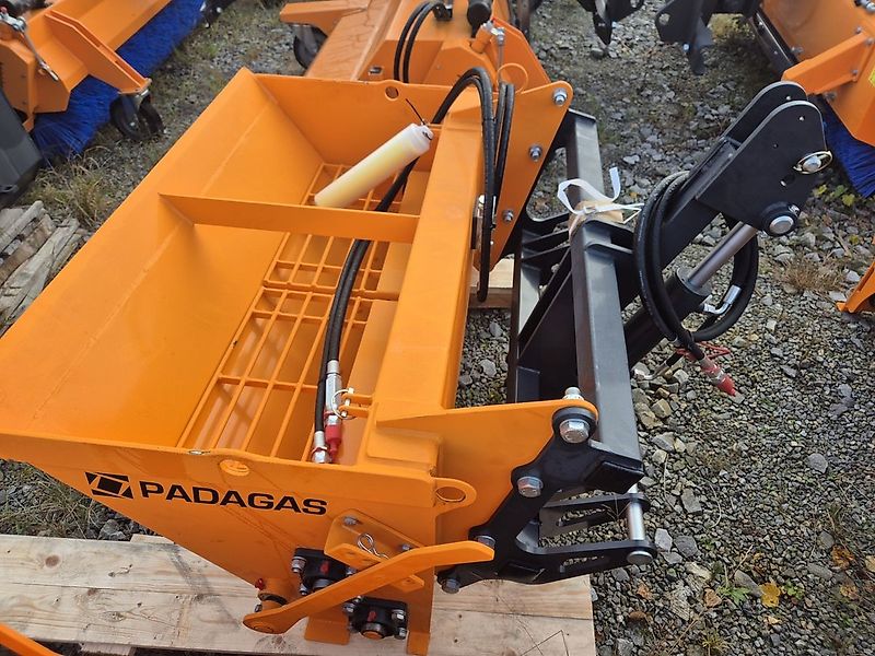 PADAGAS SP-250 Selbstladestreuer Traktor Kubota