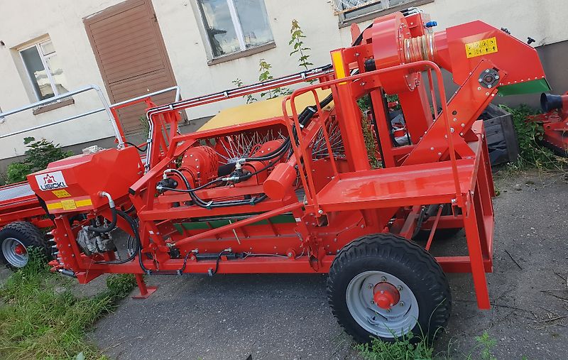 Lisicki Mähdrescher/ Vollerntemaschine/ Harvester/ Kombajn połówkowy do porzeczek/Segador