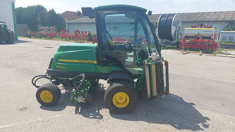 John Deere 8900A