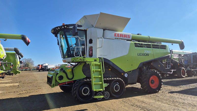 Lexion 770TT z hederem
