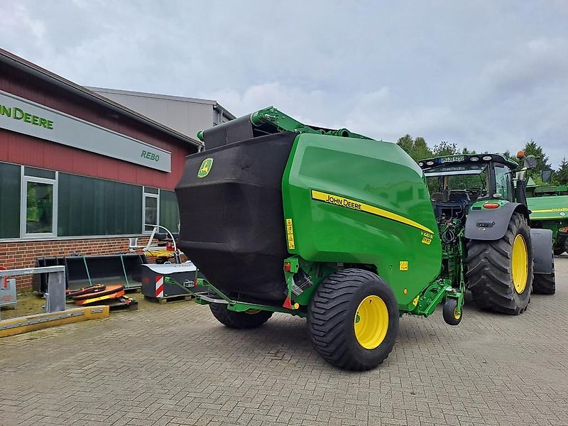John Deere V461R