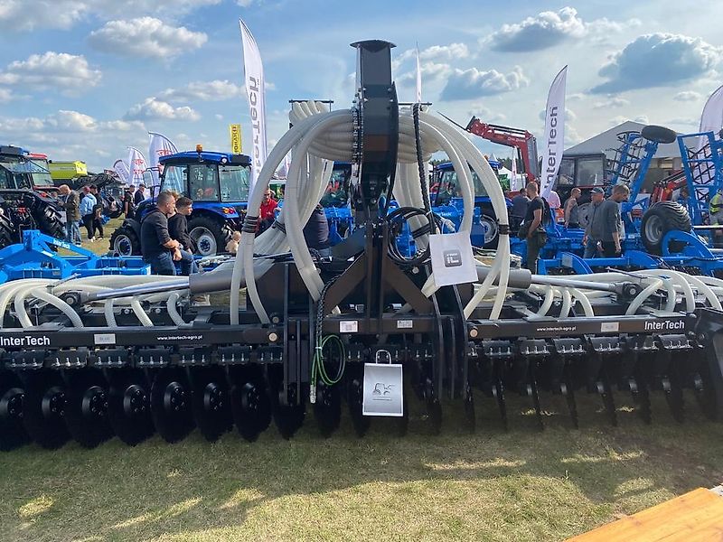 D&D Landtechnika Scheibenegge mit Applikator zur Gülleausbringung 7,5m