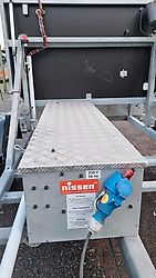 Neuwertige Nissen LED VLT Verkehrsleittafel Verkehrsleitanhänger Verkehrssicherungsanhänger Leitanhänger Leittafel Absperrtafel FAT Verkehrssicherung GPS