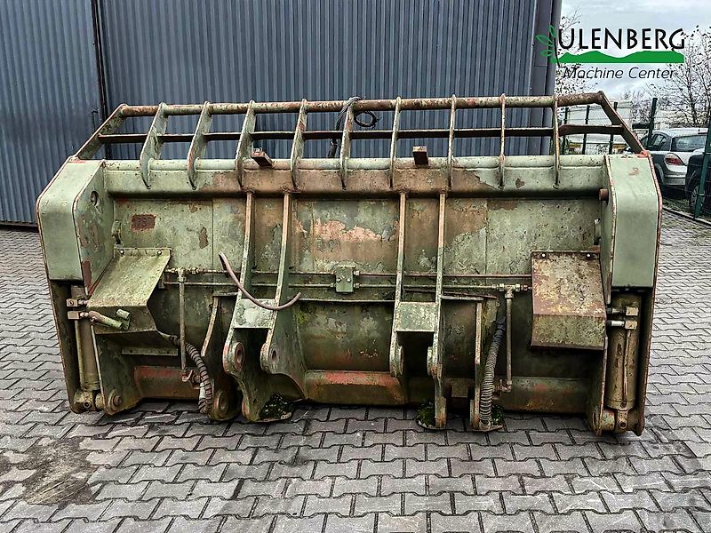 Lyzka rozwiena do ladowarki lub koparkoladowarki V