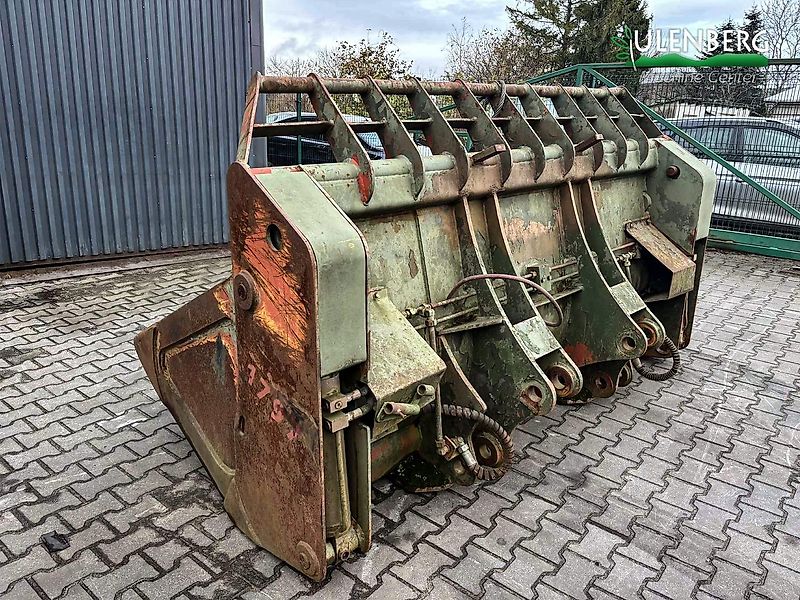 Lyzka rozwiena do ladowarki lub koparkoladowarki V