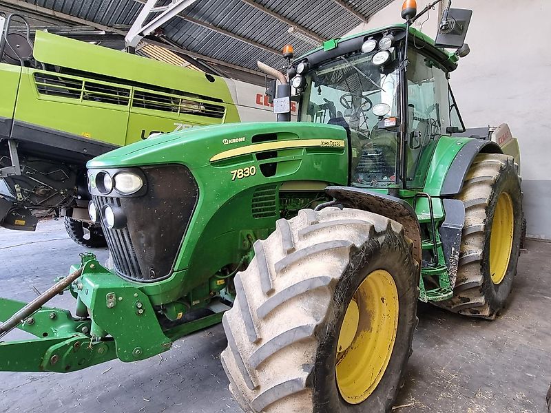 John Deere 7830