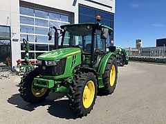 John Deere 5067E