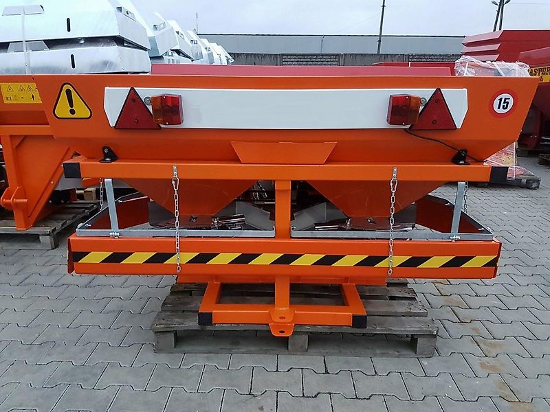 Top-Agro Winterdienststreuer Salzstreuer Sandstreuer !!NEU!! 600L Plane SSOP600 WINTERAKTION