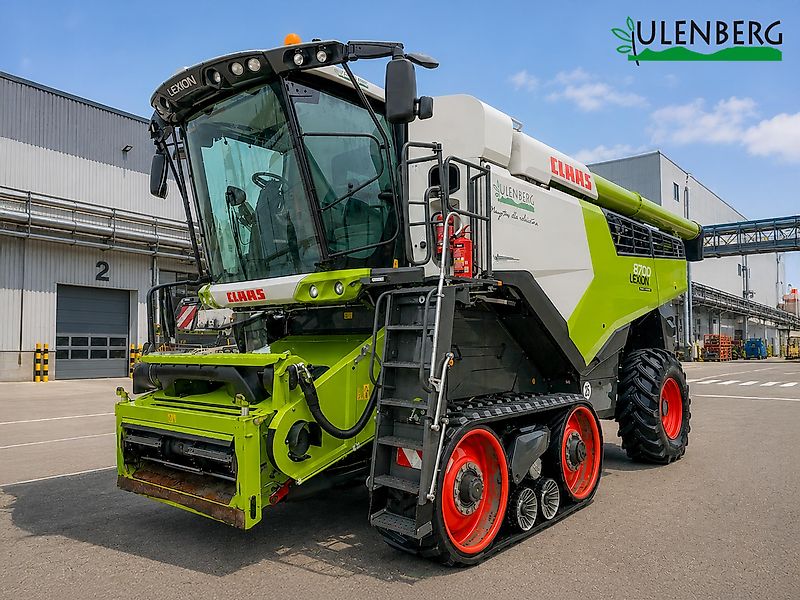 Lexion 8700 TT (po 4 sezonach) z hederem Vario 1230 (po 1 sezonie)