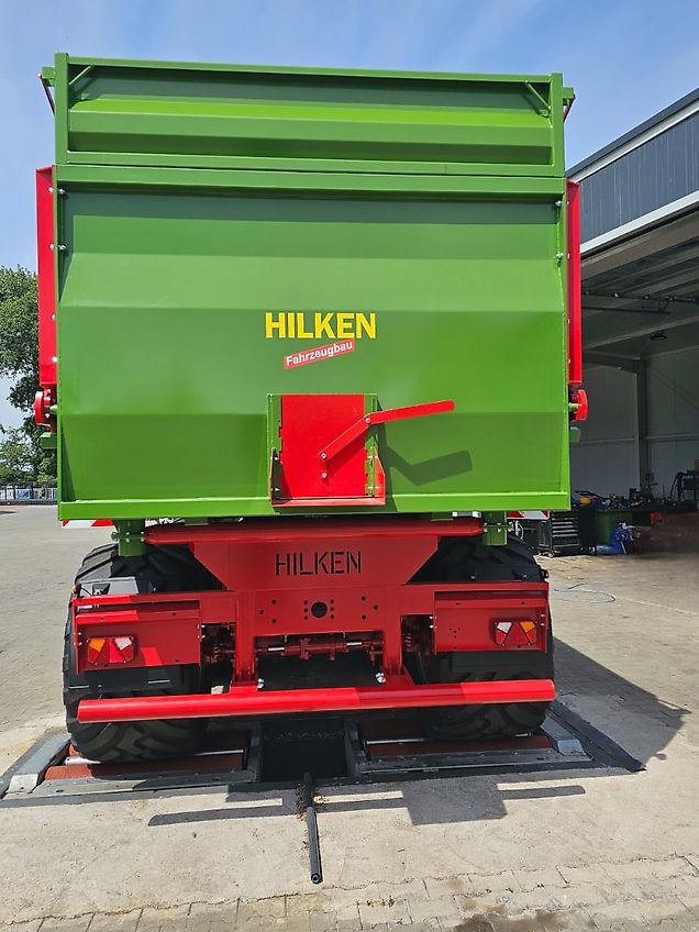 Hilken Tridem-Muldenkipper, MKR8600, Hardox-Boden, Reifen 650/55R26,5, Häckselaufsätze 800mm