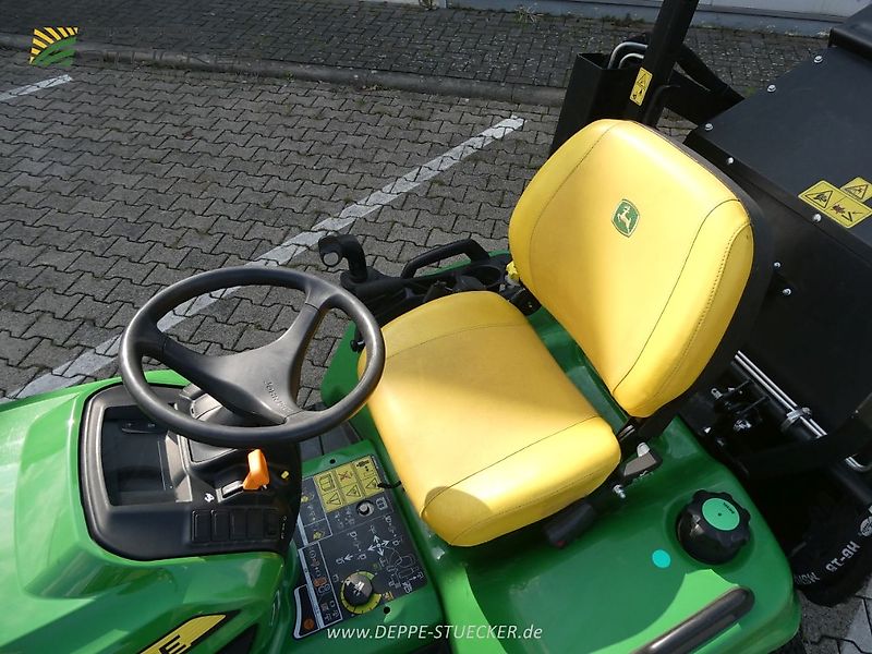 John Deere X950R Hochentleerung