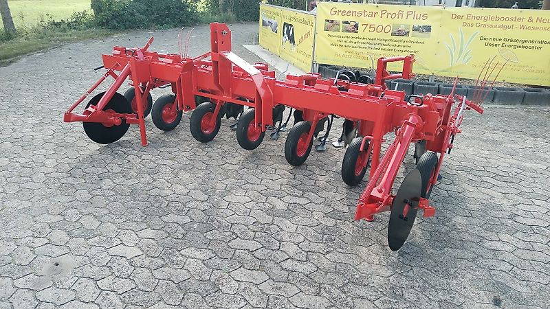Gruse Gruse Gruse 7 reihiges Hackgerät Hackrahmenbreite 340 cm geklappt gezackte Kulturschutzscheiben ideal für 150cm Spurbreite zum Hacken von 3 Reihen zwischen den Schlepperspuren große Scheibenseche zur exakten Spurführung mit Vibrozinken