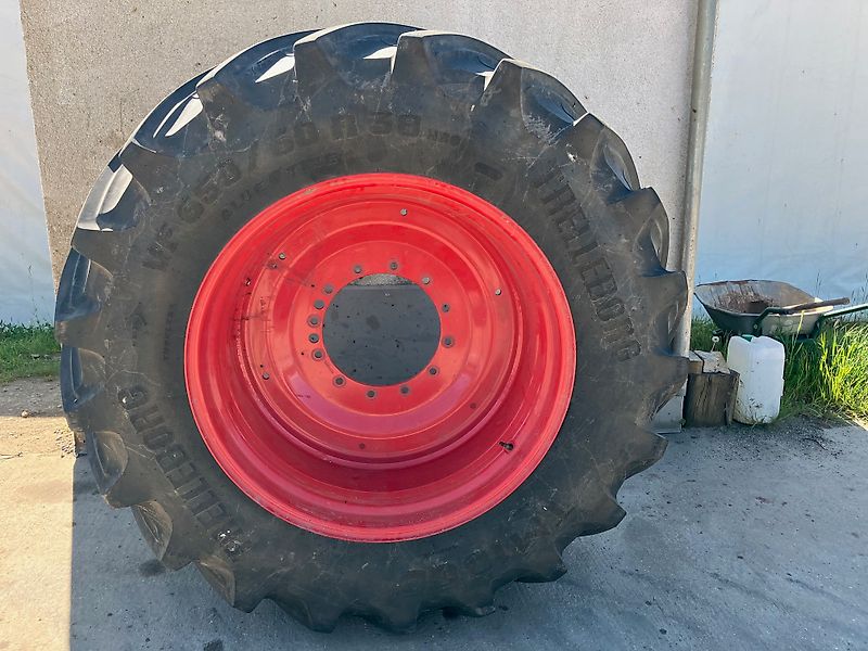 Fendt 650/60R38 + 750/70R44