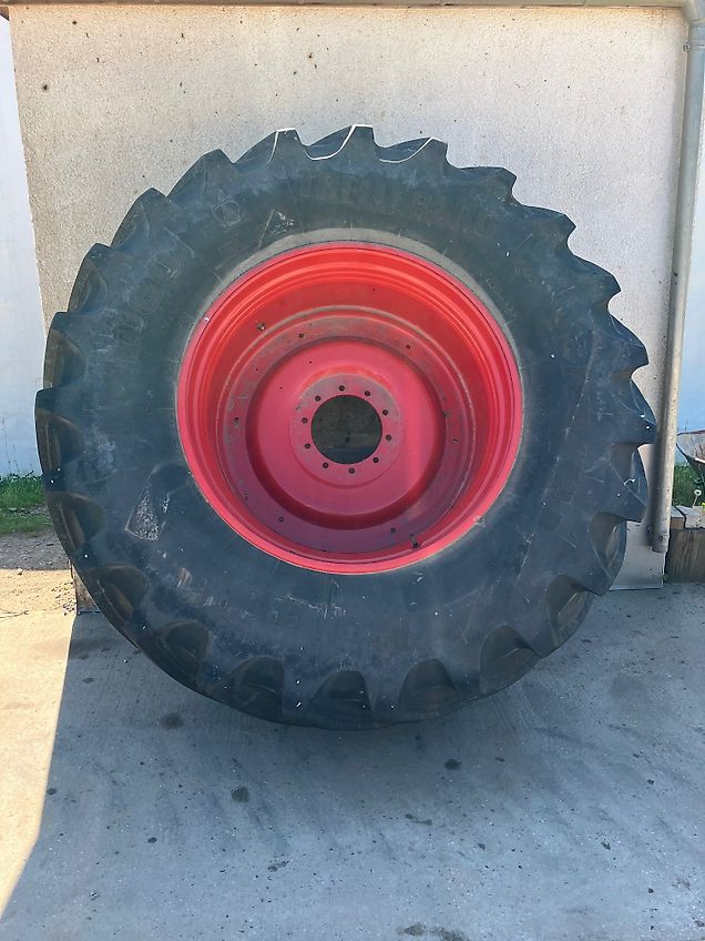 Fendt 650/60R38 + 750/70R44