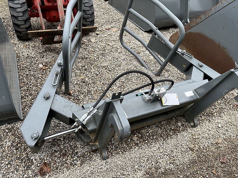 Bressel und Lade Ballenzange RBZ 10 mit Volvo TPZ