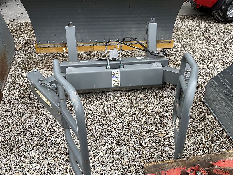 Bressel und Lade Ballenzange RBZ 10 mit Volvo TPZ