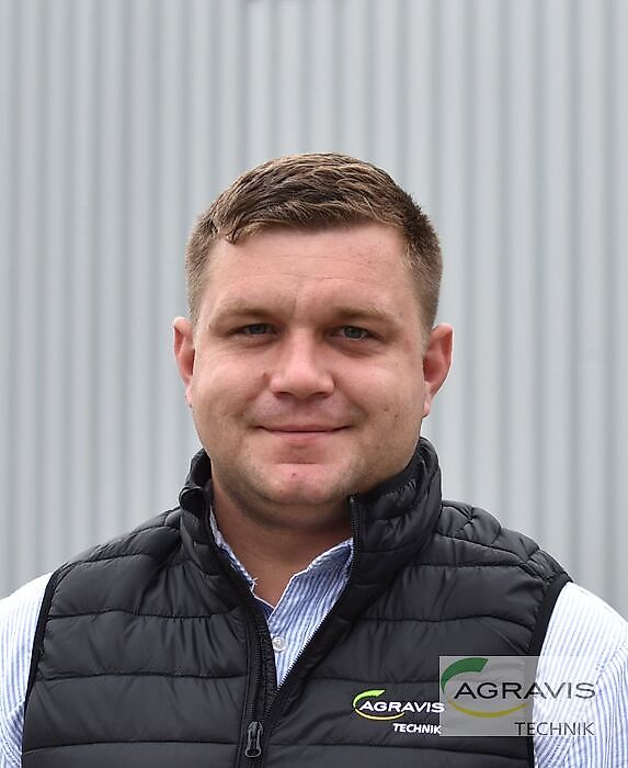 Osoba do kontaktu Dennis Römer