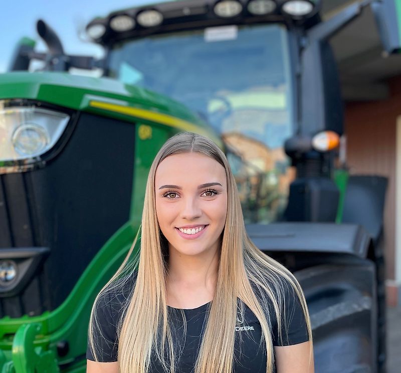 Osoba do kontaktu Pani Lisa Köster