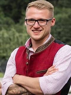 Osoba do kontaktu Pan Tobias Sensenberger