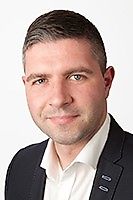 Osoba do kontaktu Phillip Uri