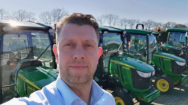 Osoba do kontaktu Pan Bernard Grave