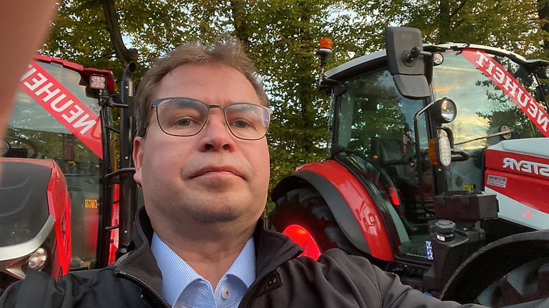 Osoba do kontaktu Pan Marcel Binger